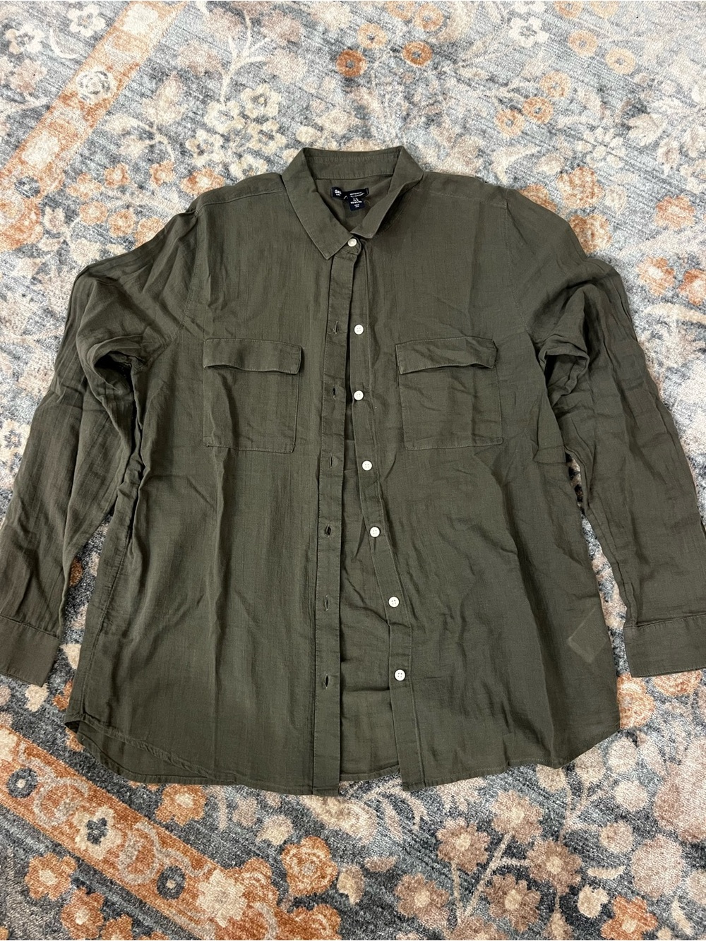 GAP Women’s Boyfriend Fit Long Sleeve Dark Olive Green Button Down Shirt